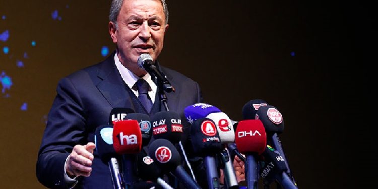 Hulusi Akar, ‘Vur de vuralım, öl de ölelim” sloganlarına ‘Bekleyin, onun da zamanı gelecek’ diye karşılık verdi