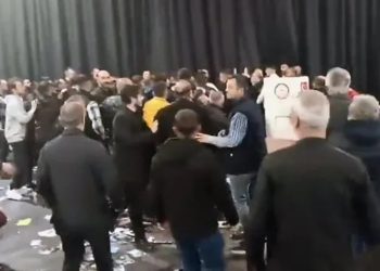 İYİ Parti 'ön seçim'inde kavga çıktı, Bakan Varank, 'Ne oldu, papatya çayınız mı bitti?' dedi