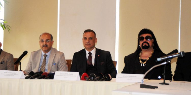 İki Roman federasyonu bir araya geldi: Kobra Murat, 14 Mayıs'ta kime oy vereceklerini açıkladı