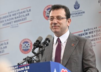 İmamoğlu bayram mesajını Hatay'dan verdi: 15 Mayıs'tan sonra varımızla yoğumuzla hep birlikte ayağa kalkacağız
