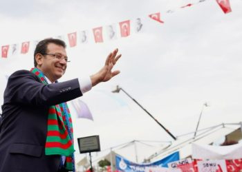 İmamoğlu'na Yalova'da yoğun ilgi: 'Bizim olduğumuz yerde; iş olur, çözüm olur, proje olur'