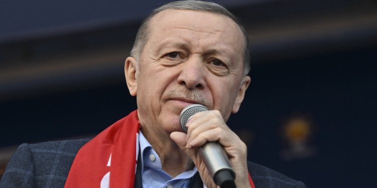 İngiltere'den Erdoğan'ın denizaltı inşası açıklamasına yalanlama: Bu görüşmelerden kimsenin haberi yok