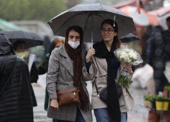 İran Yargı Erki Başkanı'ndan başörtüsünü çıkaran kadınlara tehdit: Acımasızca yargılanacaklar