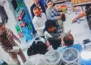 İran'da başörtüsü takmadıkları için saldırıya uğrayan kadınlar ve saldırgan erkek tutuklandı