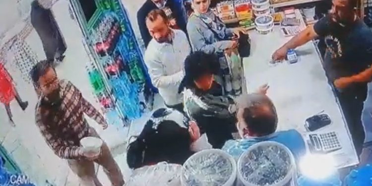 İran'da başörtüsü takmadıkları için saldırıya uğrayan kadınlar ve saldırgan erkek tutuklandı