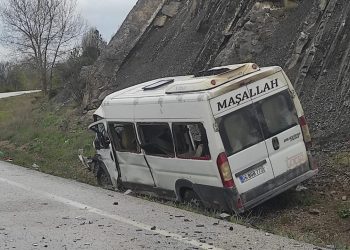 İşçi servisi kaza yaptı, iki kişi öldü