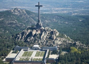 İspanya, faşist kalıntılarını anıt mezardan çıkarıyor