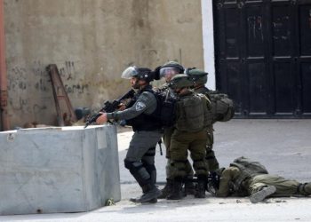 İsrail güçleri, Mescid-i Aksa'da bir Filistinliyi vurdu