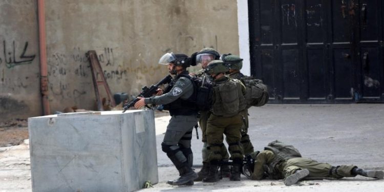 İsrail güçleri, Mescid-i Aksa'da bir Filistinliyi vurdu