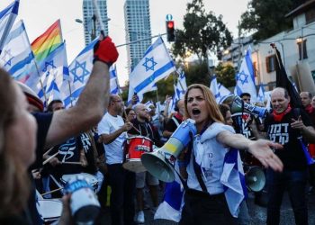 İsrail'de Netanyahu karşıtı gösteriler dördüncü ayında: On binler sokaklara indi