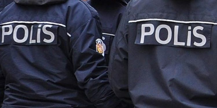 İstanbul Fatih'de polisin havaya ateş açması sonucu yaralandı: Durumu ağır