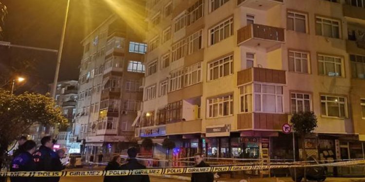 İstanbul’da kolonlarından ses gelen bina ile bitişiğindeki iki bina boşatıldı