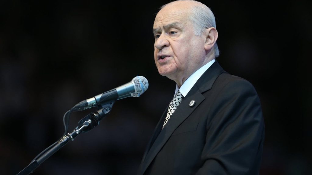 İstinaf, Bahçeli için 'bunadı' diyen kişiye verilen cezayı bozdu: Hakaret değil