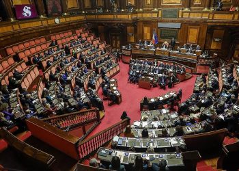 İtalya'da iktidar partisinden yabancı kelime kullanılmasını cezalandıran yasa teklifi