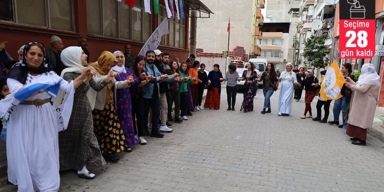 İzmir'de Deniz Poyraz adına kadın seçim bürosu açıldı