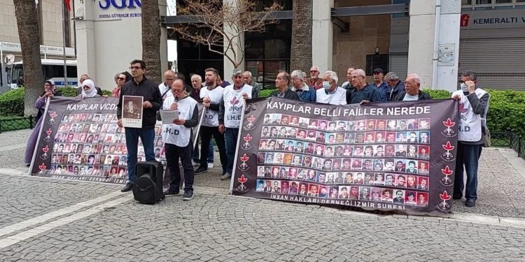 İzmir'de kayıp yakınları eylemlerini sürdürdü: Failler yargılansın
