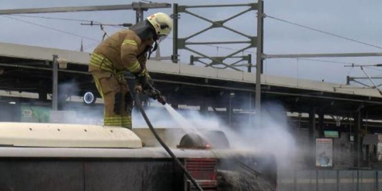 Kadıköy’de metrobüste yangın çıktı