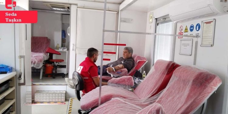 Kan stoklarında düşüş devam ediyor: ‘Kızılay’a güvenmiyoruz ama mecburen kan vereceğiz’