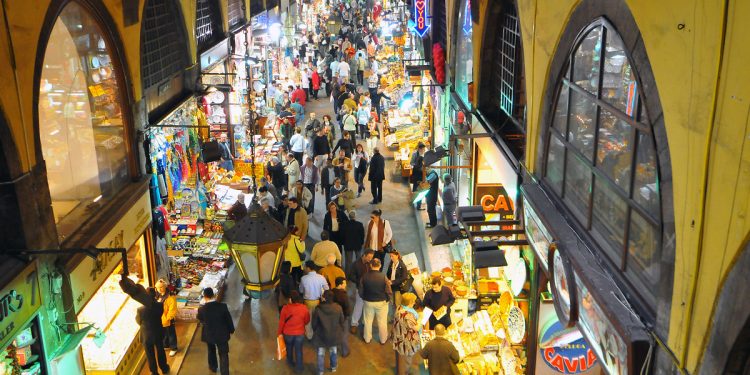 Kapalıçarşı’da depreme hazırlık: Zemin sıvılaşmasına müdahale edildi, çatlaklara dolgu yapıldı