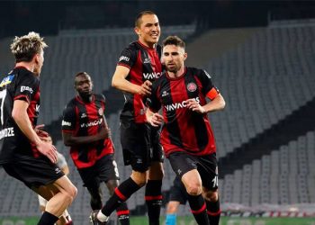 Karagümrük liderlere kaybetmiyor