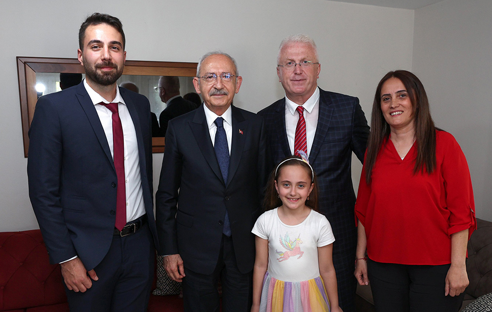 Kılıçdaroğlu, ‘Memur’ Teoman’ı ziyaret etti: 15 Mayıs’tan sonra çok güzel yerlerde olacak