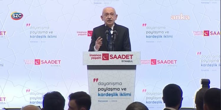 Kılıçdaroğlu: Fotoğraf çektirmek isteyenler oldu, seccadeyi görmedim; samimi olarak üzgünüm