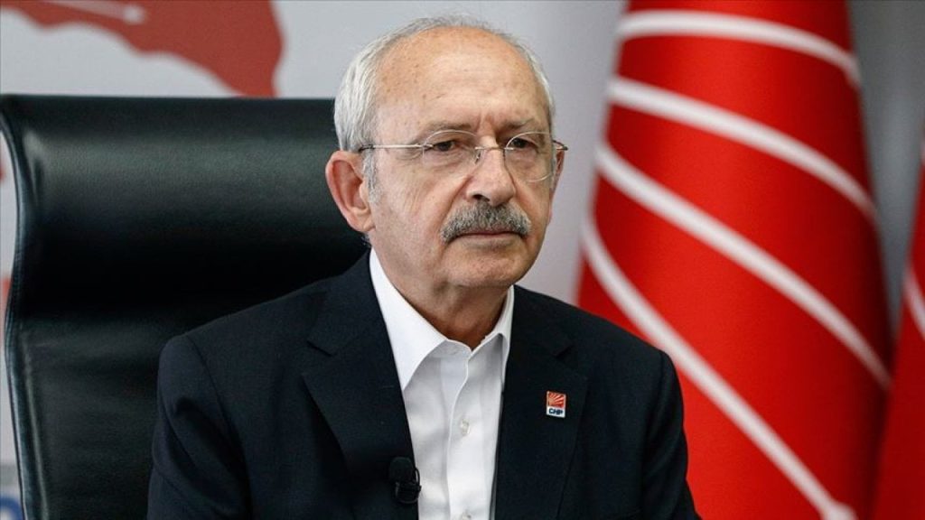 Kılıçdaroğlu, İzmir'de çıkan yangınla ilgili Tunç Soyer'i aradı