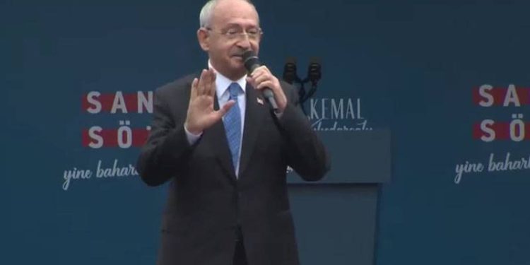 Millet İttifakı’nın Cumhurbaşkanı Adayı Kemal Kılıçdaroğlu, " Onlar beşli çetelere çalışıyorlar, ben halka çalışacağım, 418 milyar doları söke söke alacağım" dedi.