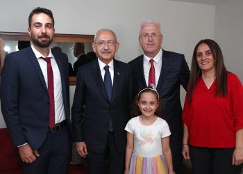 Kılıçdaroğlu, ‘Memur’ Teoman’ı ziyaret etti: 15 Mayıs’tan sonra çok güzel yerlerde olacak