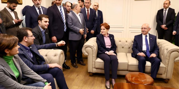 Kılıçdaroğlu’ndan Akşener’e geçmiş olsun ziyareti: Kılıçdaroğlu’na ‘cumhurbaşkanım’ diye hitap etti