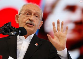Kılıçdaroğlu'ndan Erdoğan'a 'seccade' yanıtı: Çıkar ağzındaki baklayı, 'affedersiniz' diyerek söyle de rahatla