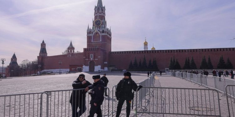 Kremlin: Finlandiya'nın NATO'ya katılmasına yanıt vereceğiz