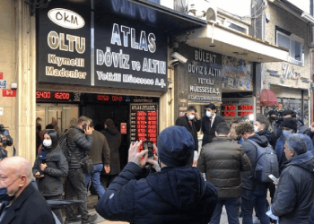 Kur makası açıldı Kapalıçarşı da nakit dövize sıkıştı!