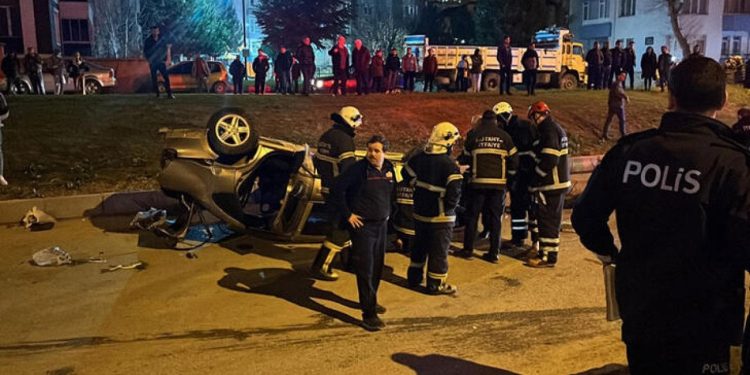 Kütahya'da trafik kazası: Bir ölü, altı yaralı