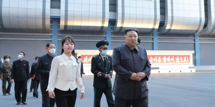 Kuzey Kore lideri Kim Jong-un açıkladı: İlk askeri casusluk uydusu için tüm hazırlıklar tamam