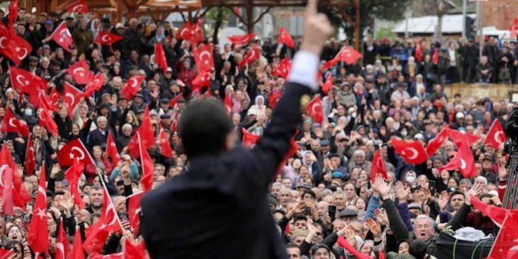 Le Monde'dan İmamoğlu Analizi: İstanbul'un jokeri