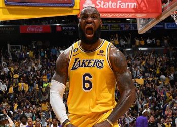LeBron James tarihge geçti; Lakers seriyi 3-1'e getirdi