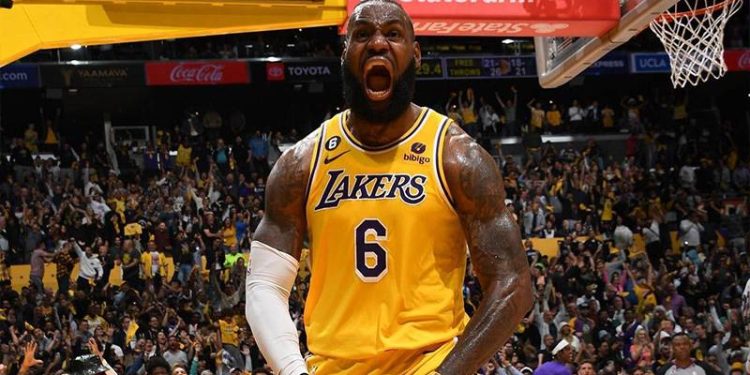 LeBron James tarihge geçti; Lakers seriyi 3-1'e getirdi