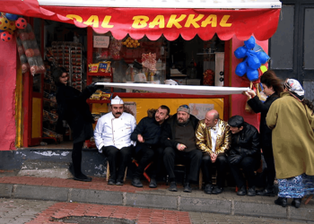 Leyla ile Mecnun izleyicilerine kötü haber: Burak Aksak paylaştı...