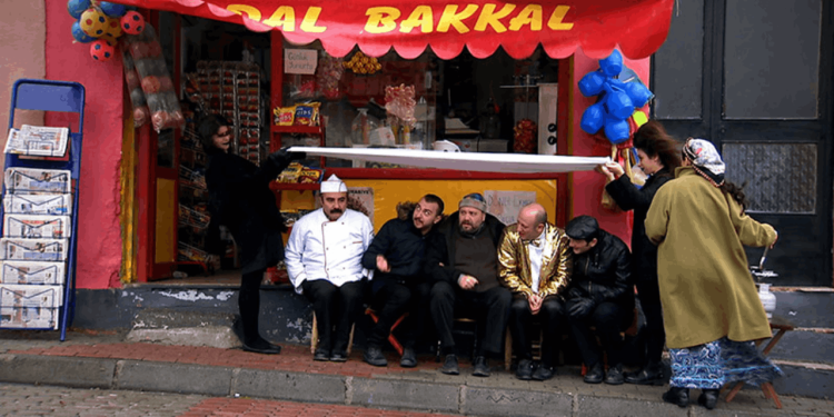 Leyla ile Mecnun izleyicilerine kötü haber: Burak Aksak paylaştı...