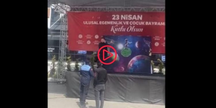 Maltepe'de 23 Nisan kutlamasında bıçaklı saldırı