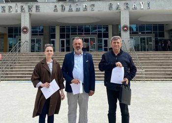 Memleket Partisi’nin 14 Mayıs’ta yapılacak seçimlerde 2,3, ve 4’ncü sıradan milletvekili adayı gösterilen isimler adaylıktan çekildi. Oktay Bozkurt, Sami Çakırlar ve Şeydanur Akça, Yüksek Seçim Kurulu’na milletvekilliği adaylığından çekilme dilekçelerini verdi.