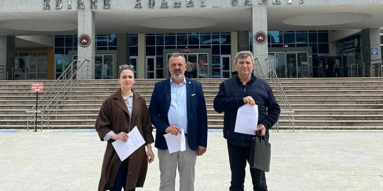 Memleket Partisi’nin 14 Mayıs’ta yapılacak seçimlerde 2,3, ve 4’ncü sıradan milletvekili adayı gösterilen isimler adaylıktan çekildi. Oktay Bozkurt, Sami Çakırlar ve Şeydanur Akça, Yüksek Seçim Kurulu’na milletvekilliği adaylığından çekilme dilekçelerini verdi.