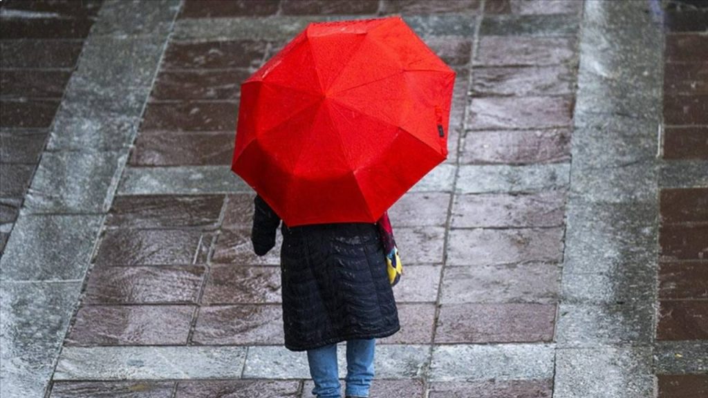 Meteoroloji uyardı: Kıyı Ege ve Trakya gök gürültülü sağanak yağış etkisi altına girecek