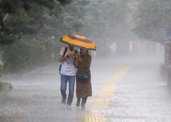 Meteoroloji'den gök gürültülü sağanak uyarısı (23 Nisan hava durumu)