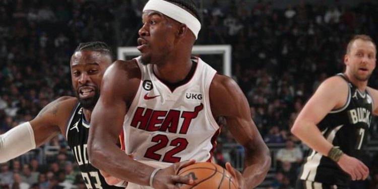 Miami Heat, Milwaukee Bucks'ı yenerek seride 1-0 öne geçti