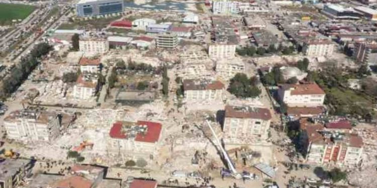 Milli Eğitim Bakanı Mahmut Özer, Hatay ve Adıyaman'da okulların açılacağı tarihi açıkladı