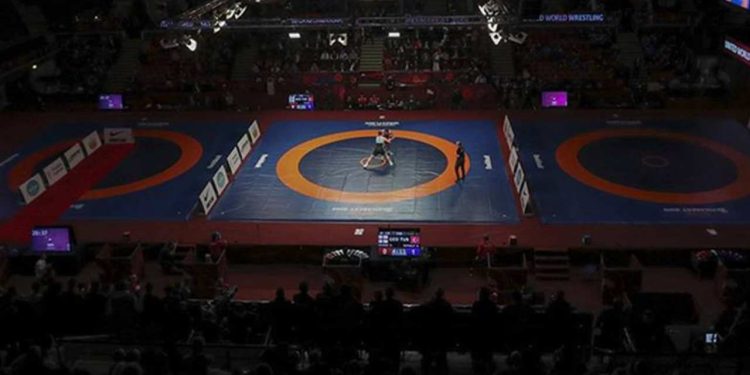 Milli güreşçi Adem Burak Uzun, Avrupa Şampiyonası'nda altın madalya kazandı