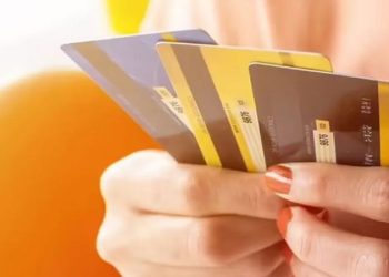 Ankara 2. Tüketici Mahkemesi, kart bedeliyle ilgili davada milyonları ilgilendiren bir karar verdi. Mahkeme, kredi kartı alınırken imzalanan sözleşmelerle ilgili, "tek taraflı" değerlendirmesi yaptı.