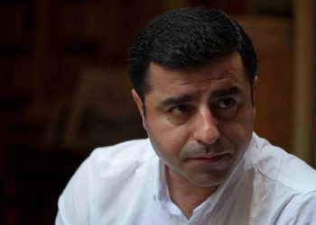 Müebbet hapsi istenen Demirtaş: Kumpaslarınızla bize diz çöktüremediniz ama siz halkın önünde diz çökeceksiniz!